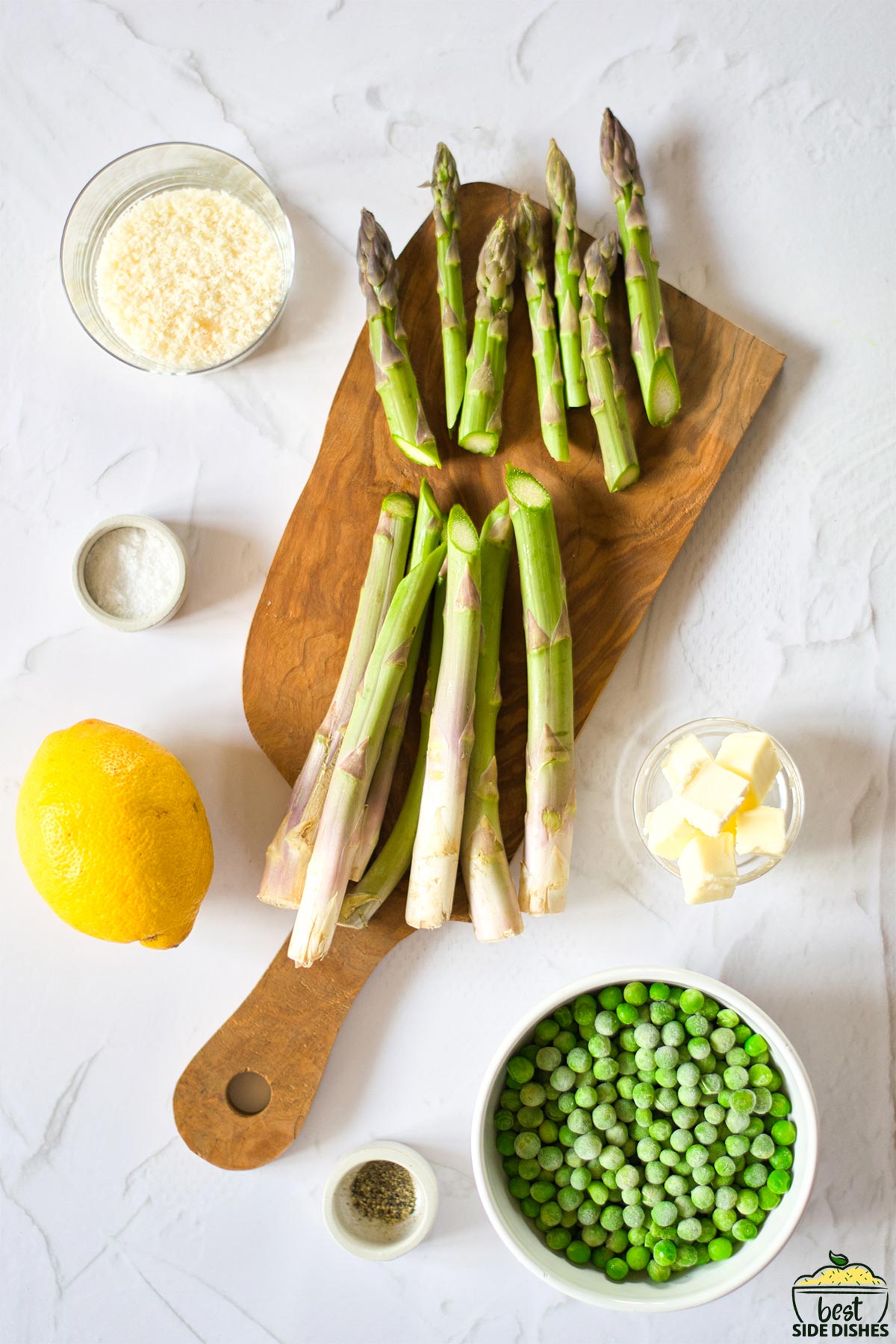 asparagus cut on cutting board